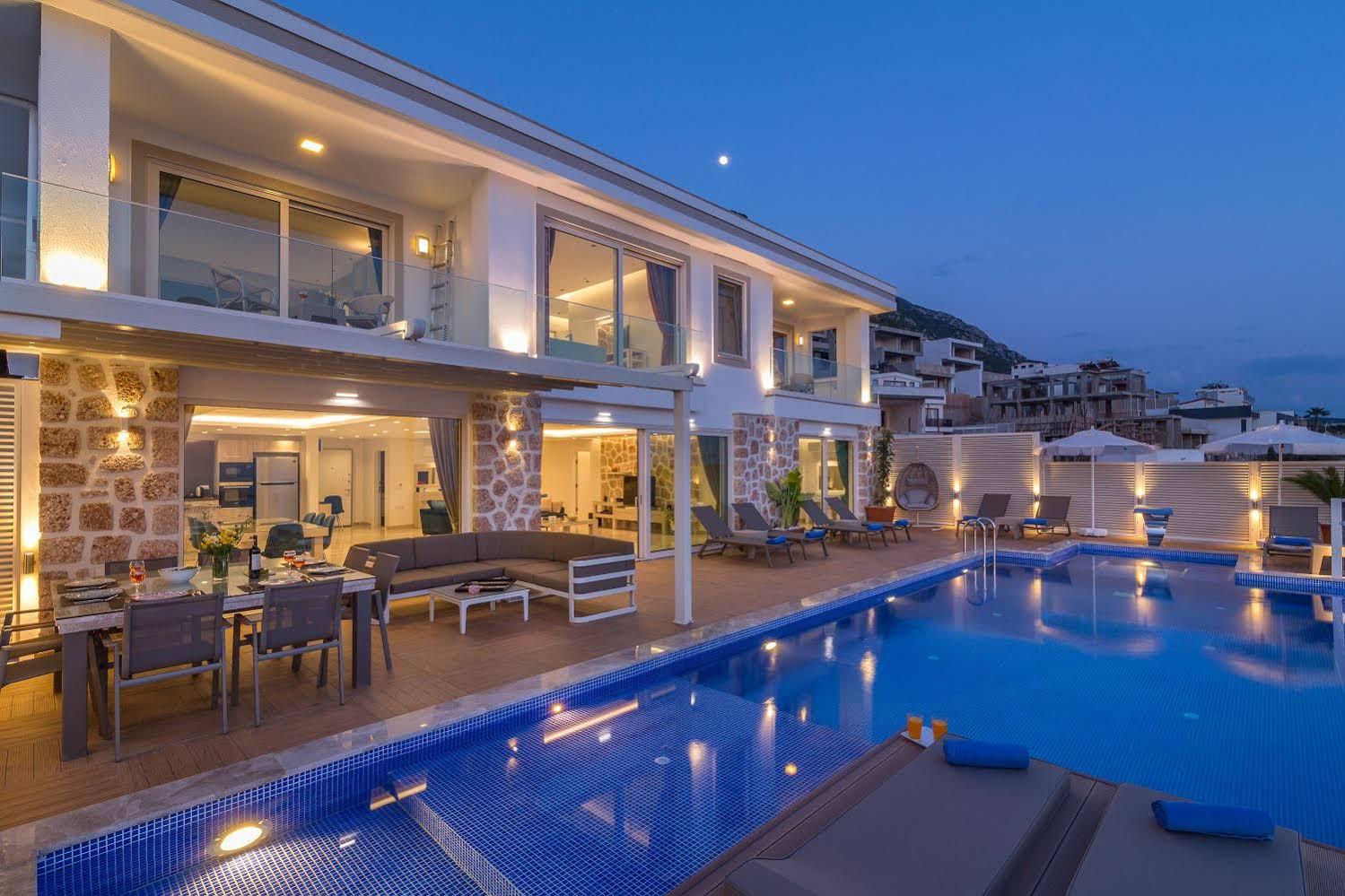 La Azur Villa *