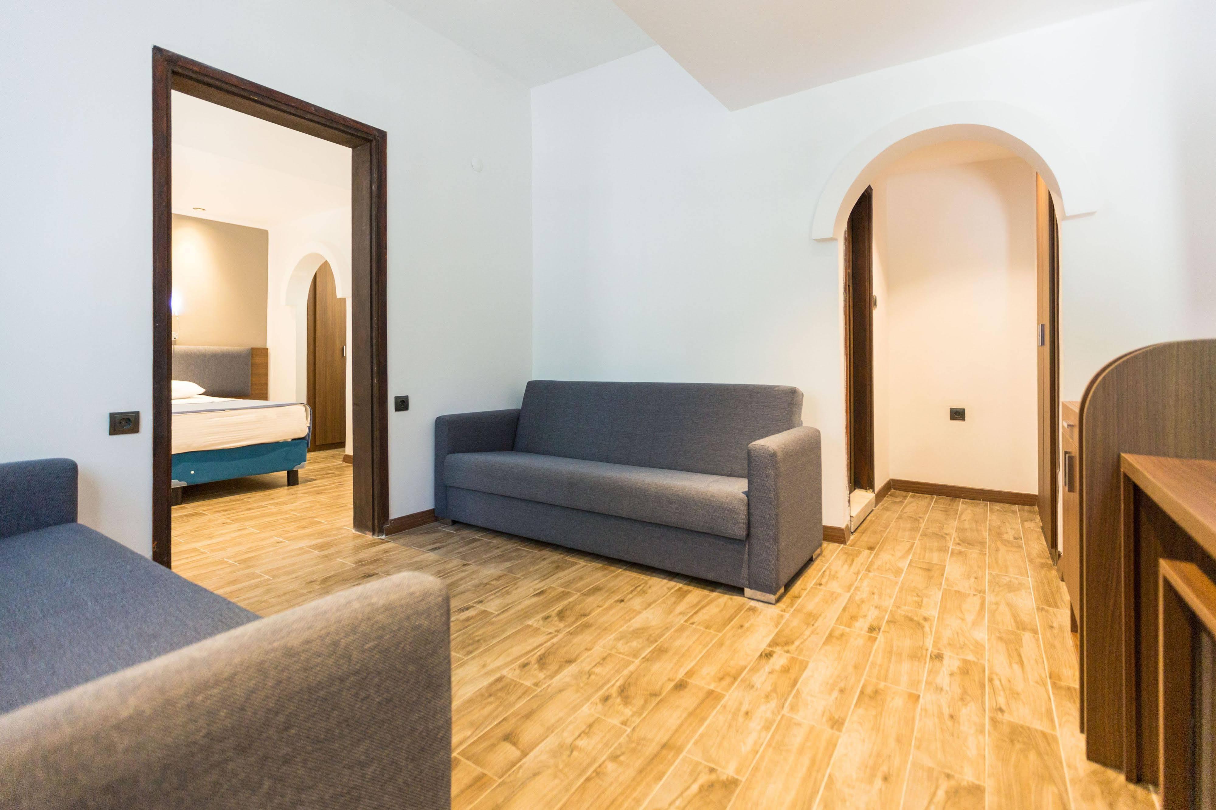 Risus Garden Marina Hotel 3*