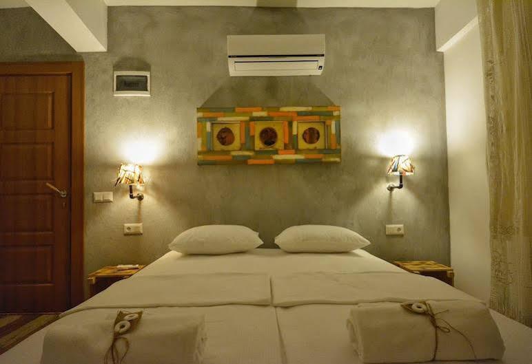 8 Homestay *