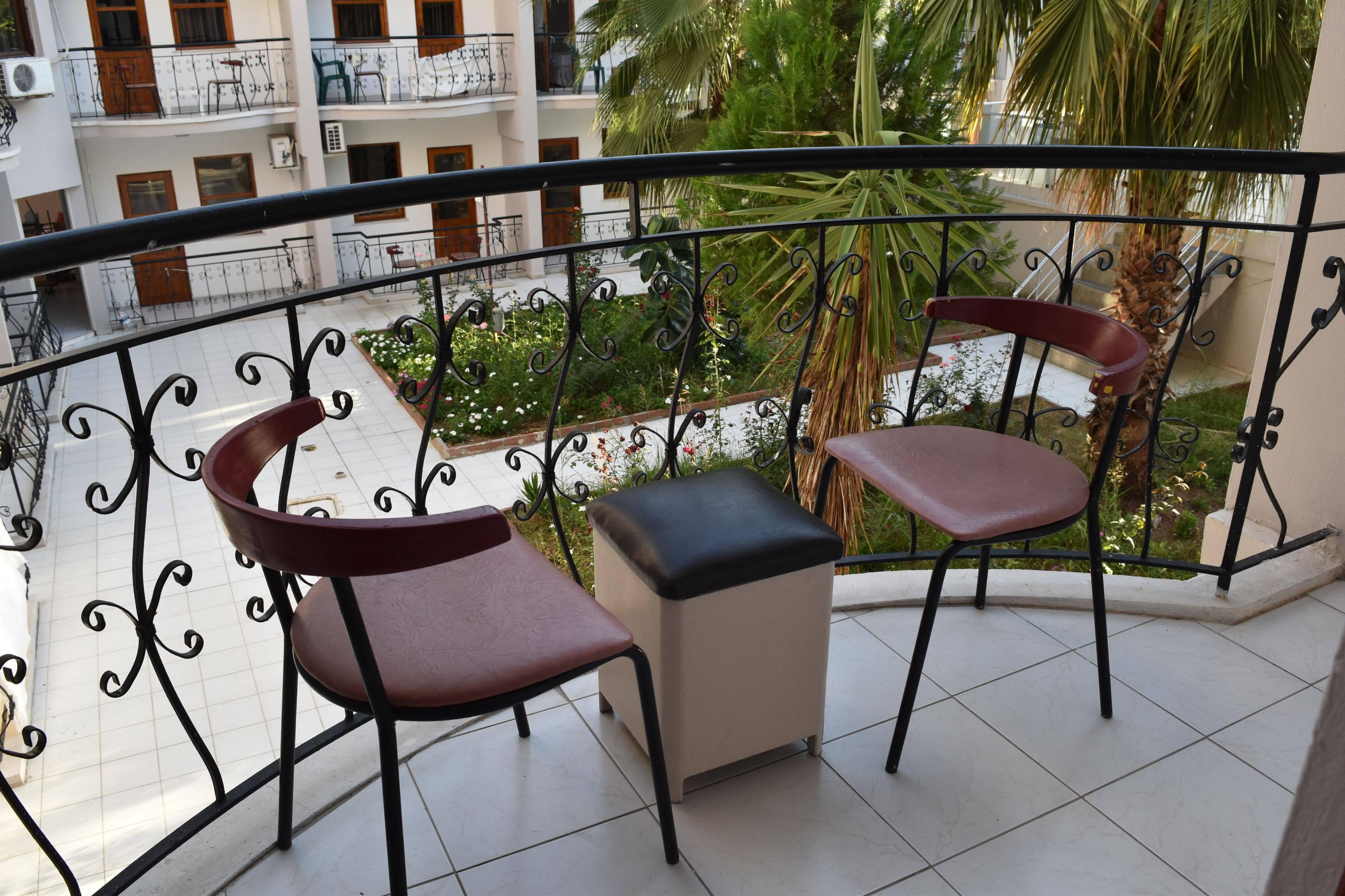 Ares Hotel 3*