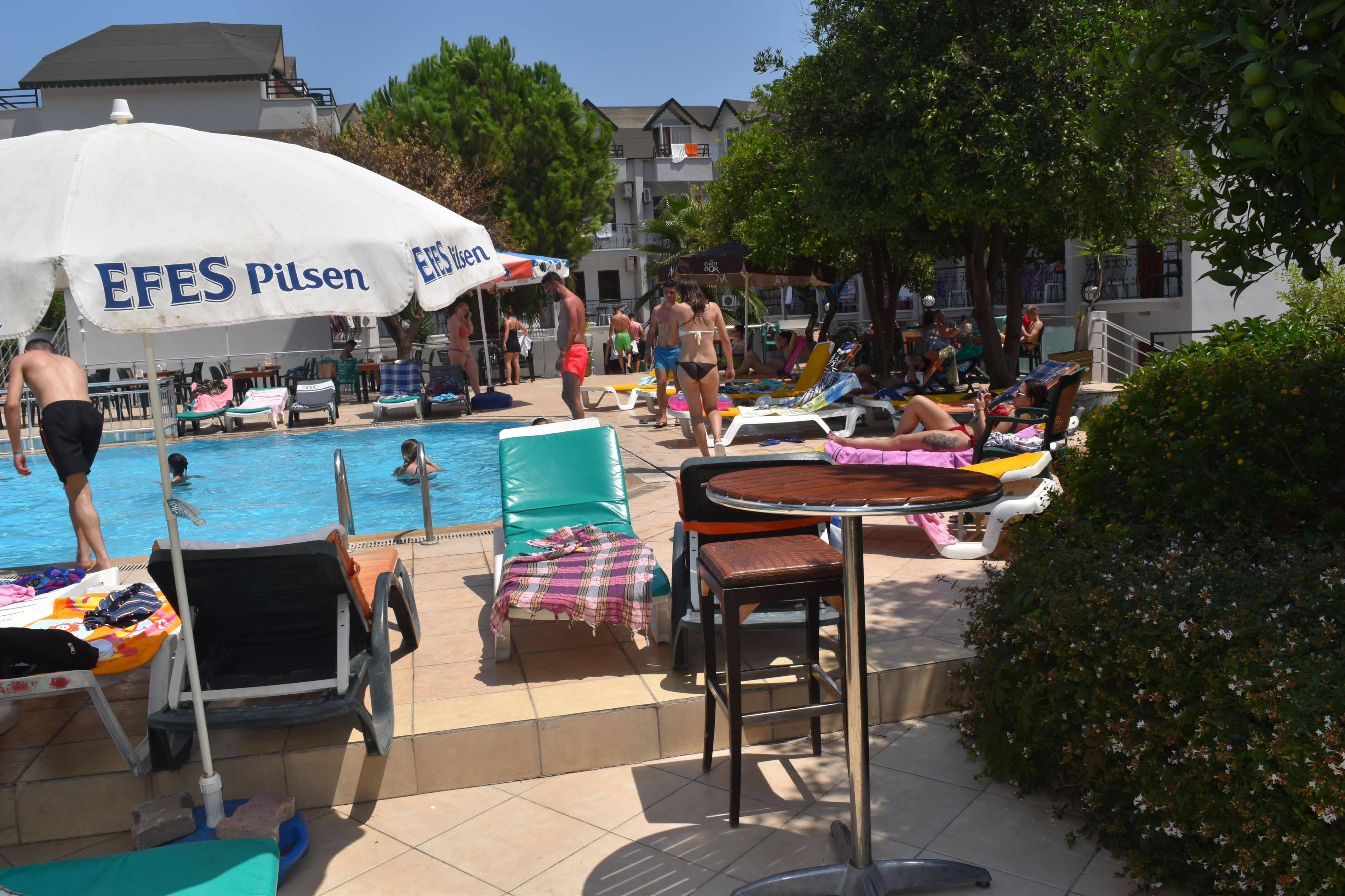 Ares Hotel