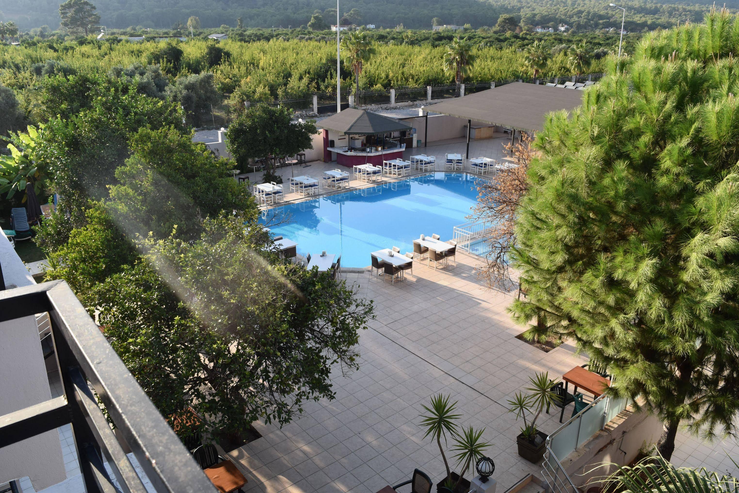 Ares Hotel 3*