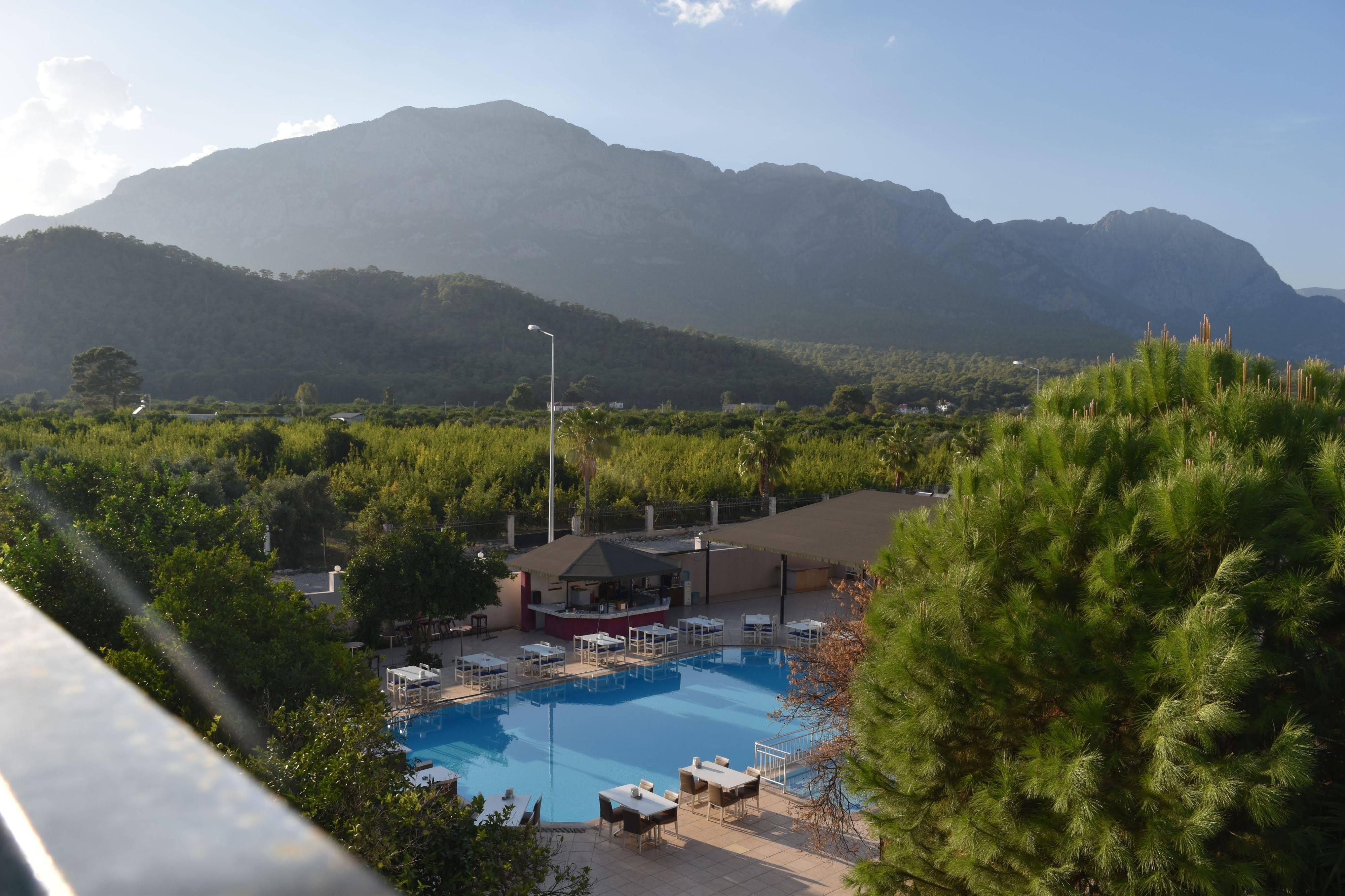 Ares Hotel