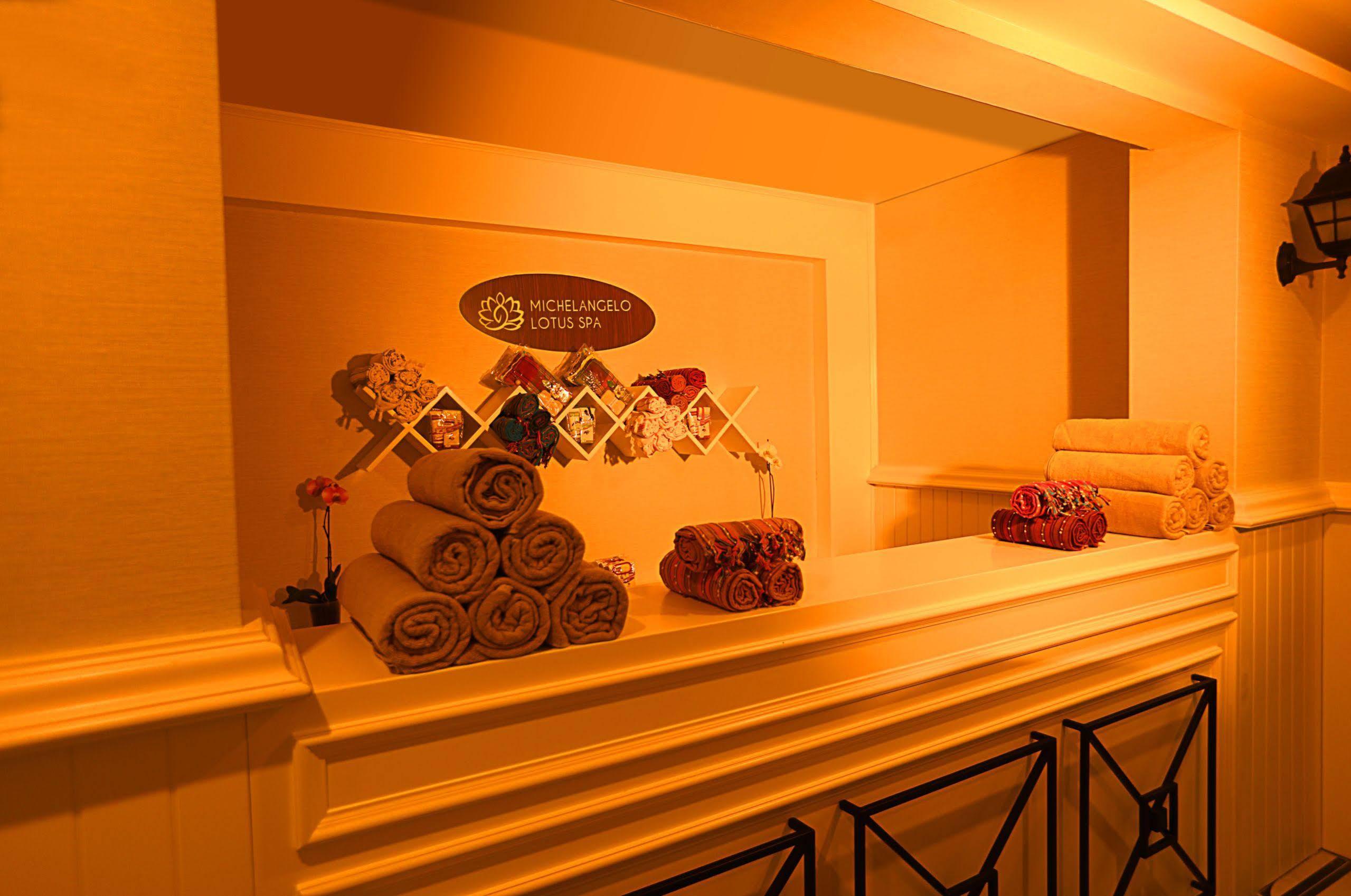 Michelangelo Boutique 2*