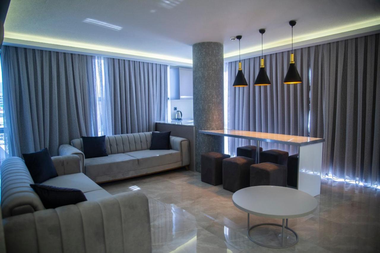 Hotel Le Luxe &