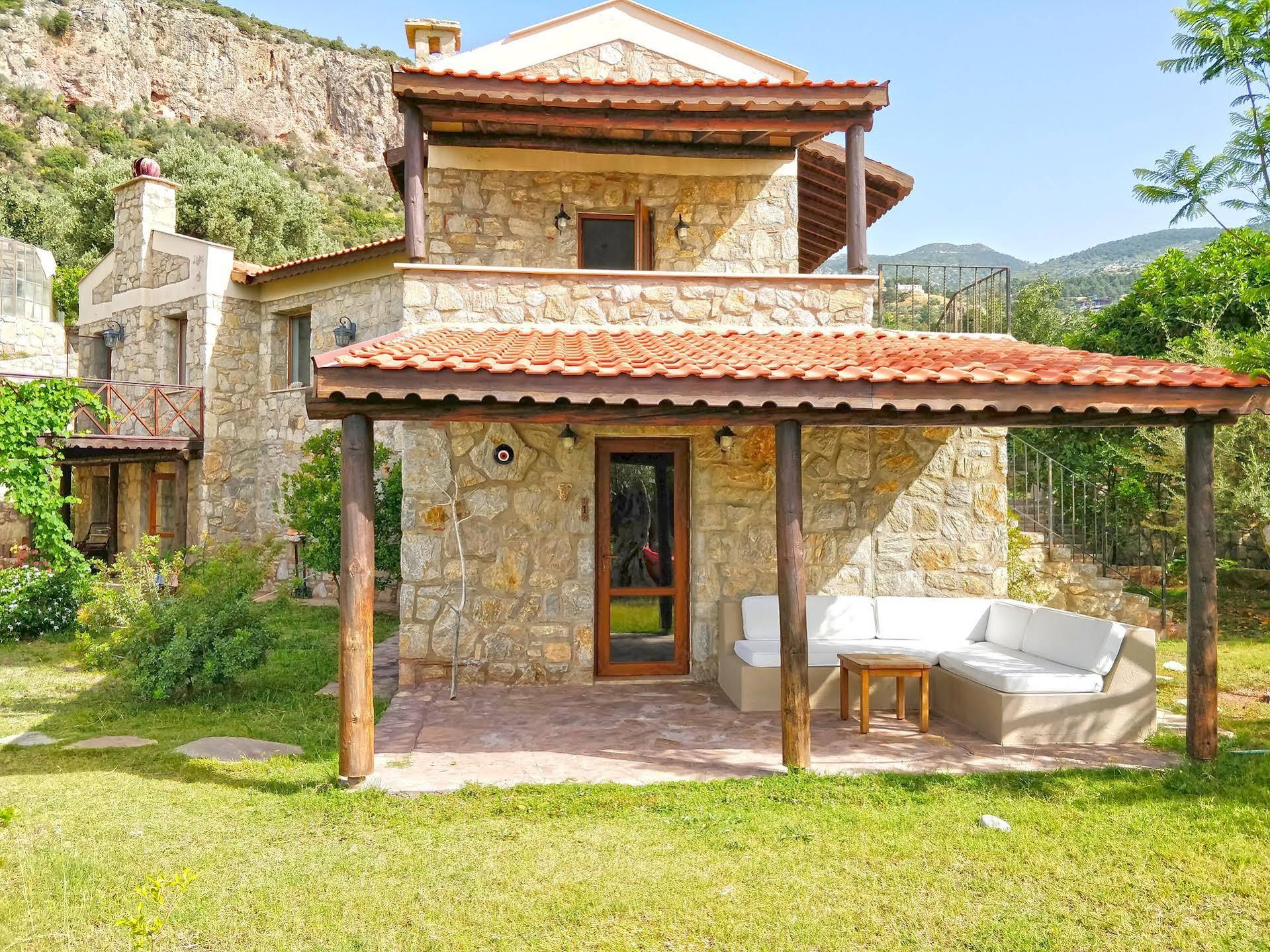Zephyros Hotel 3*