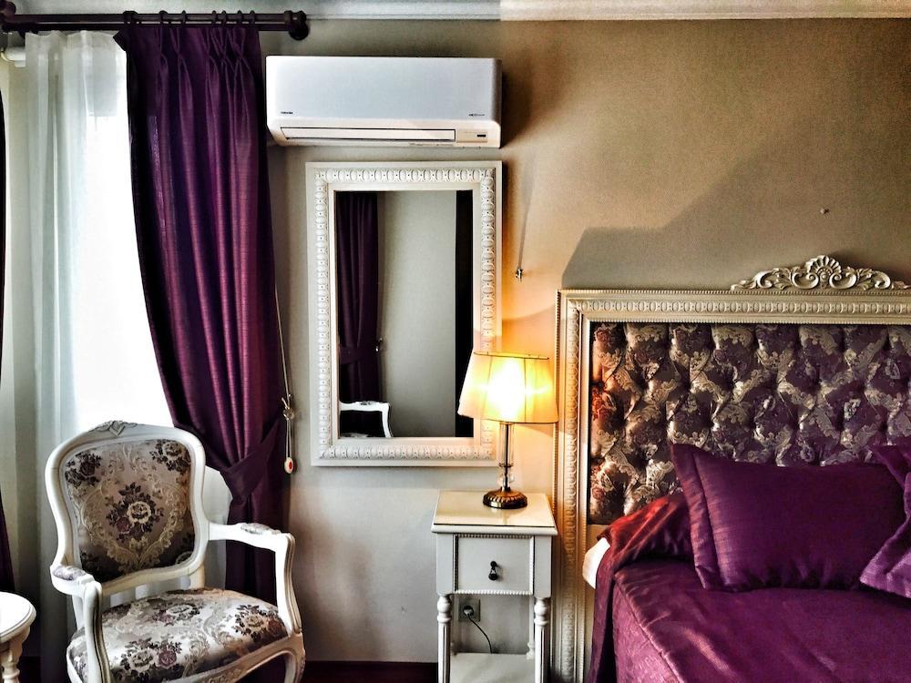 Daphne Hotel 4*