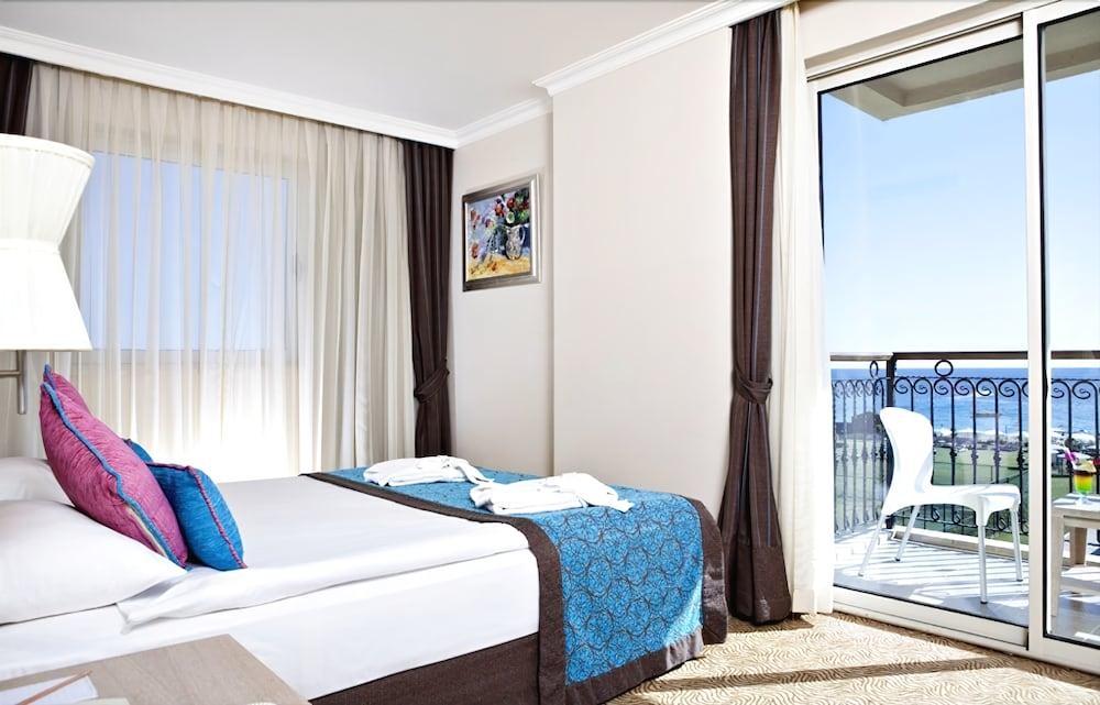 Resort Crystal Family & Belek