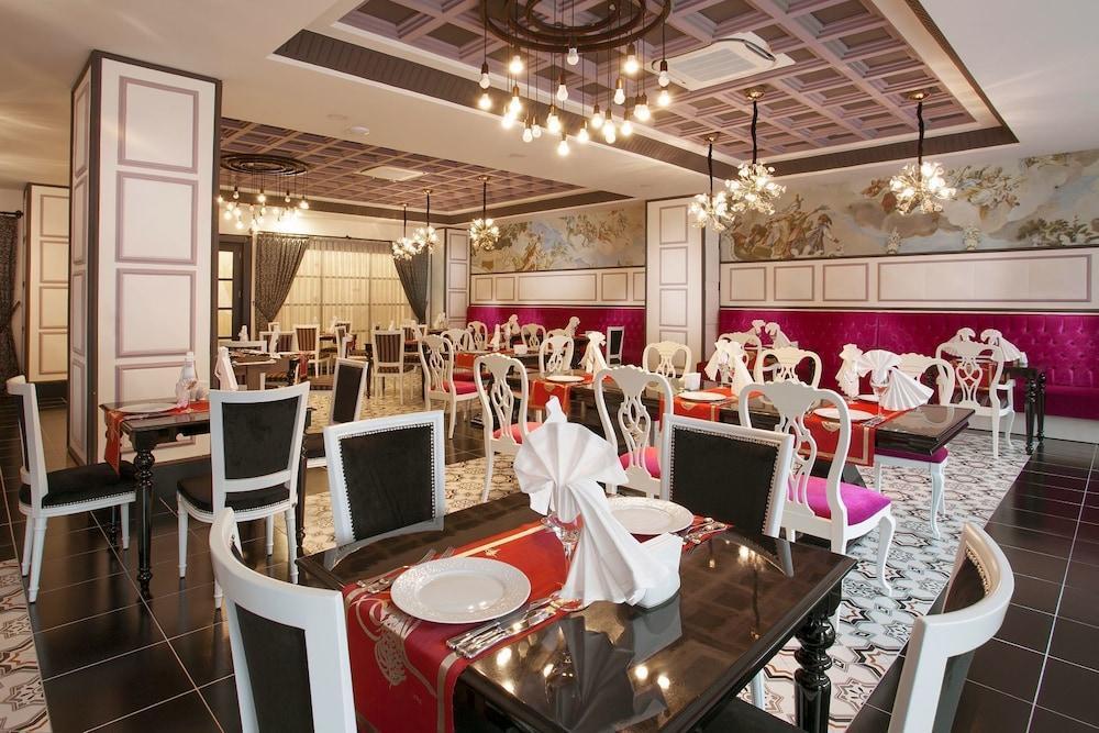 Orange Palace 5*