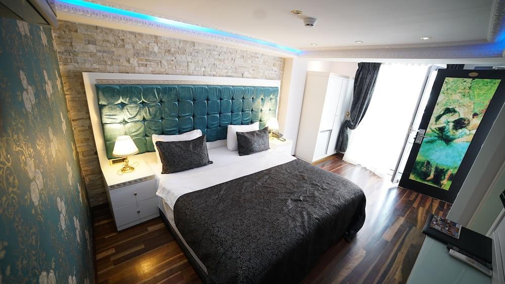 Ascot Bueyuekada Hotel
