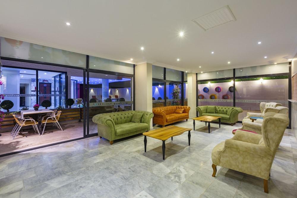Aparthotel Twin Apart 3*