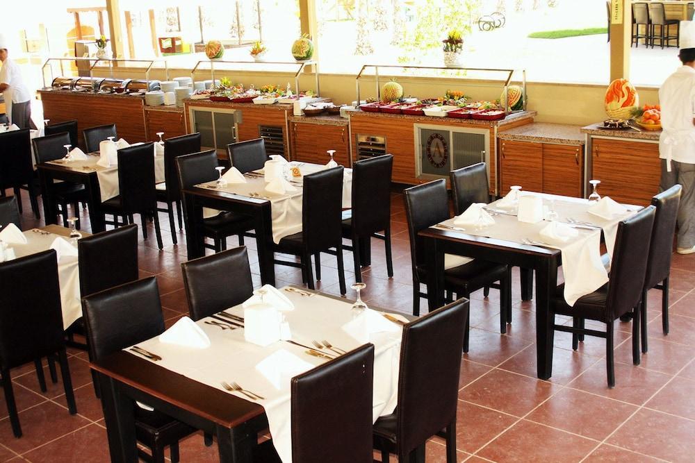 Hotel The One Club 4*