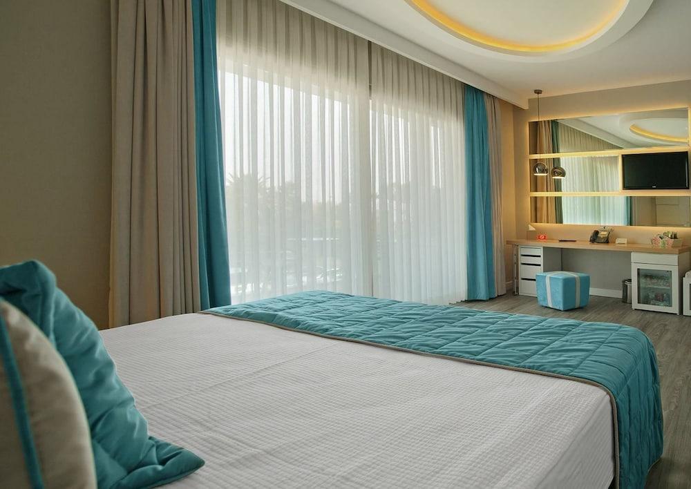 Hotel The D 4*