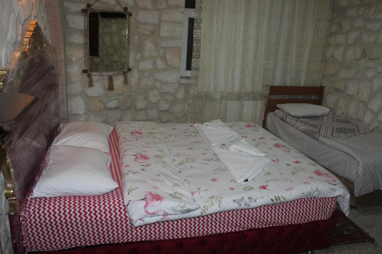 Crazy Horse Hostel *