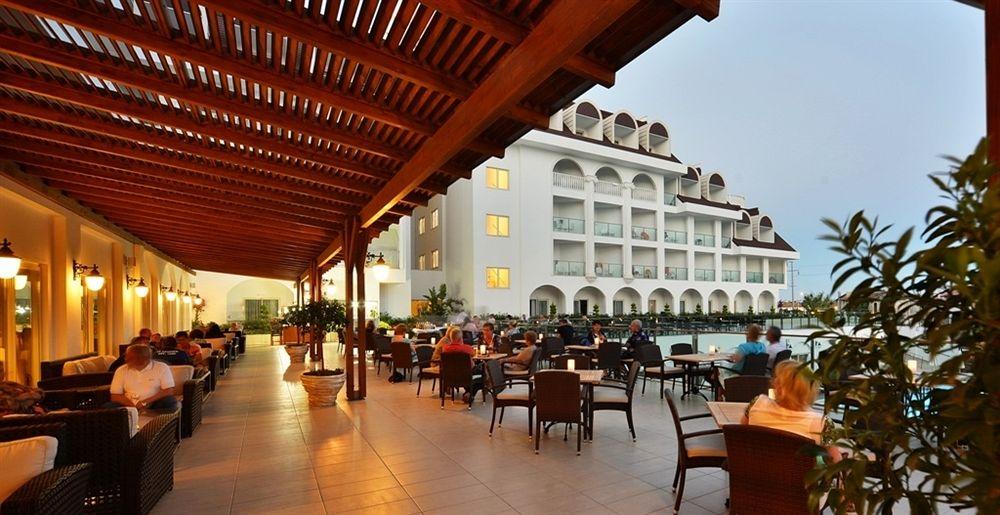 Crown Serenity Ultra Hotel Side