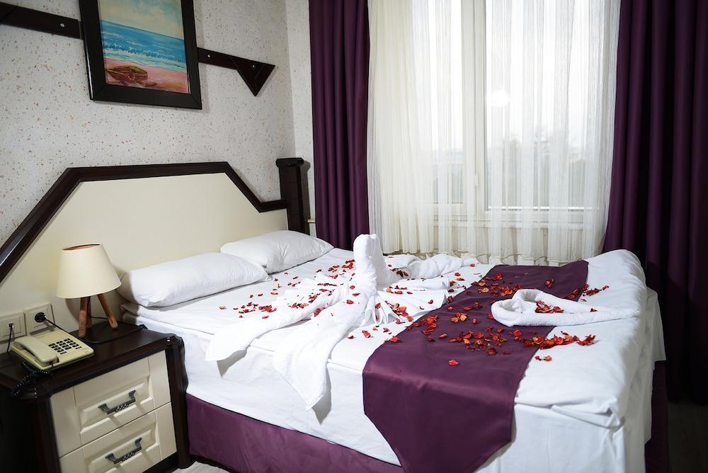 Hotel Kucuk Velic 3*