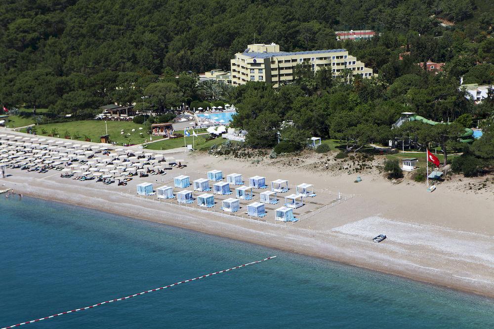 Corinthia Club Hotel