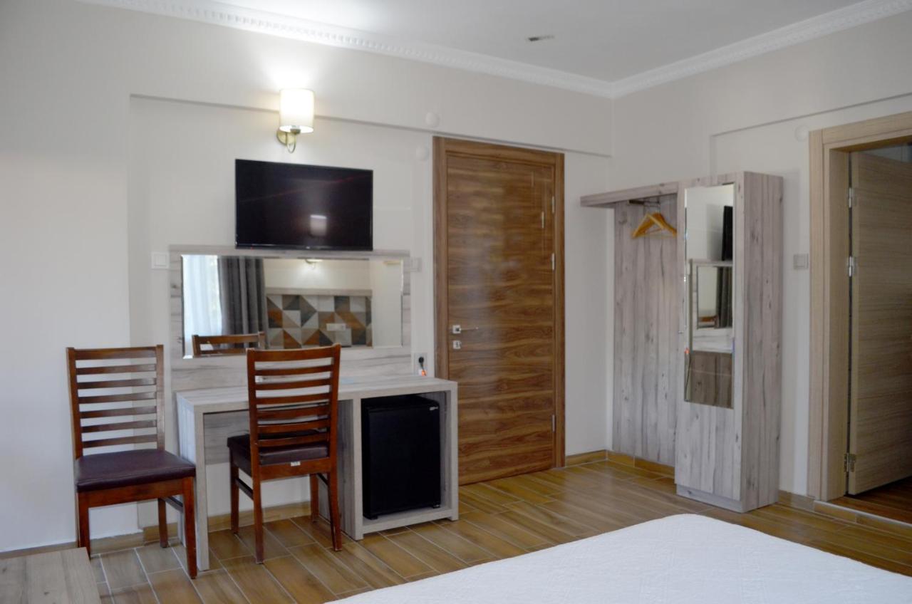 Megas Hotel 3*