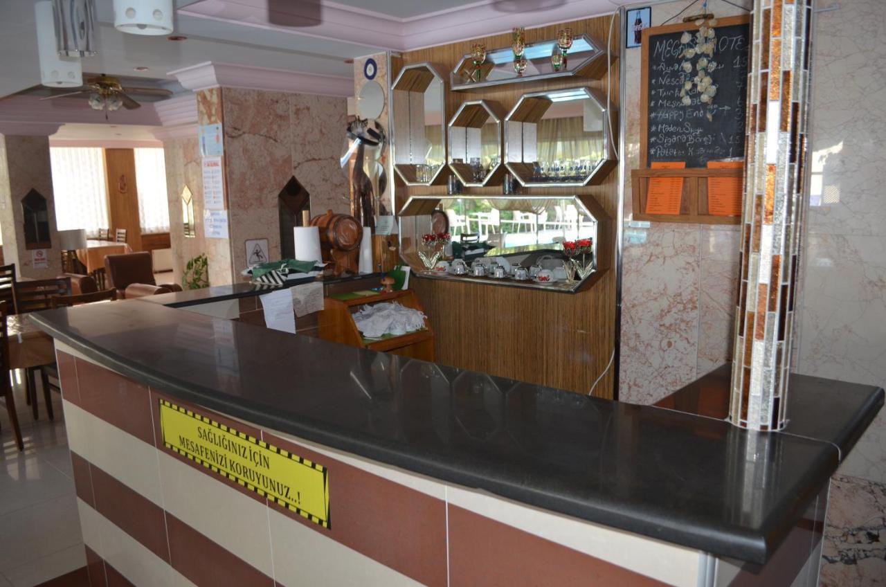 Megas Hotel