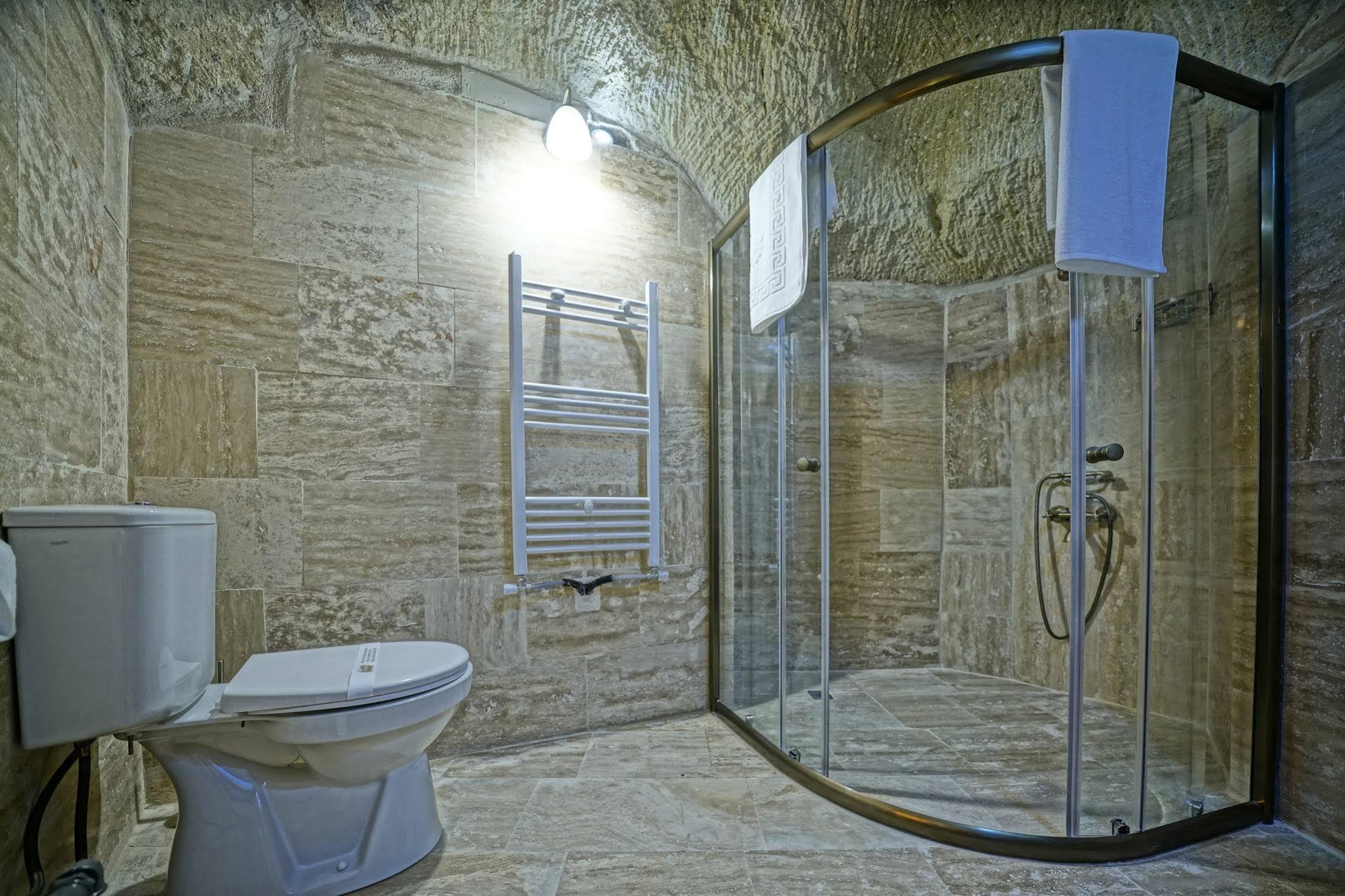 Vigneron Cave Hotel