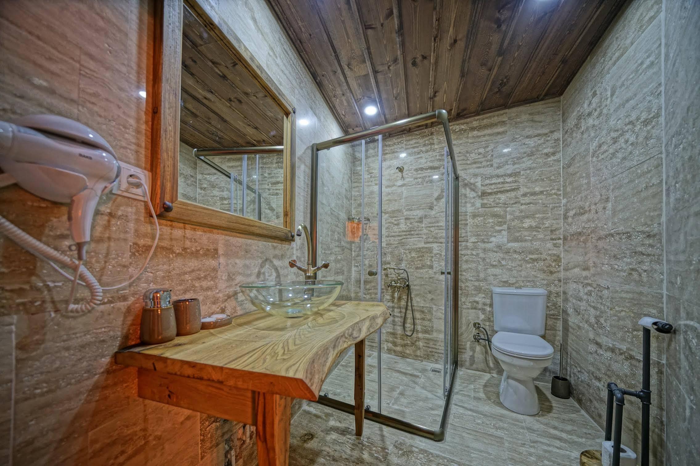 Vigneron Cave Hotel *