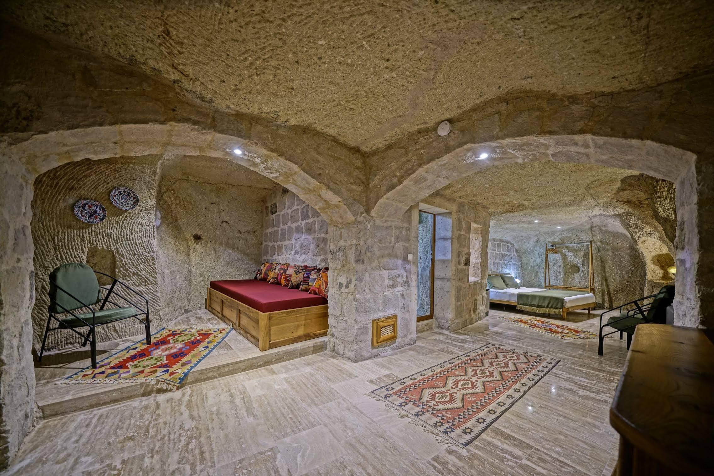 Vigneron Cave