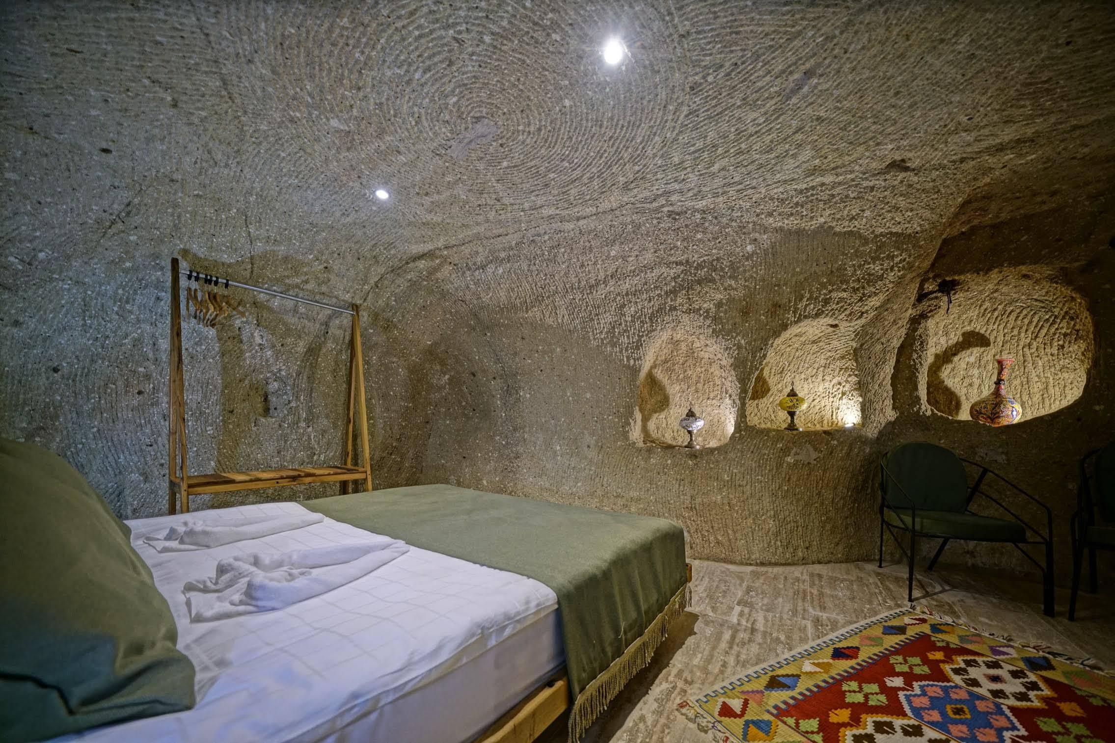 Vigneron Cave *