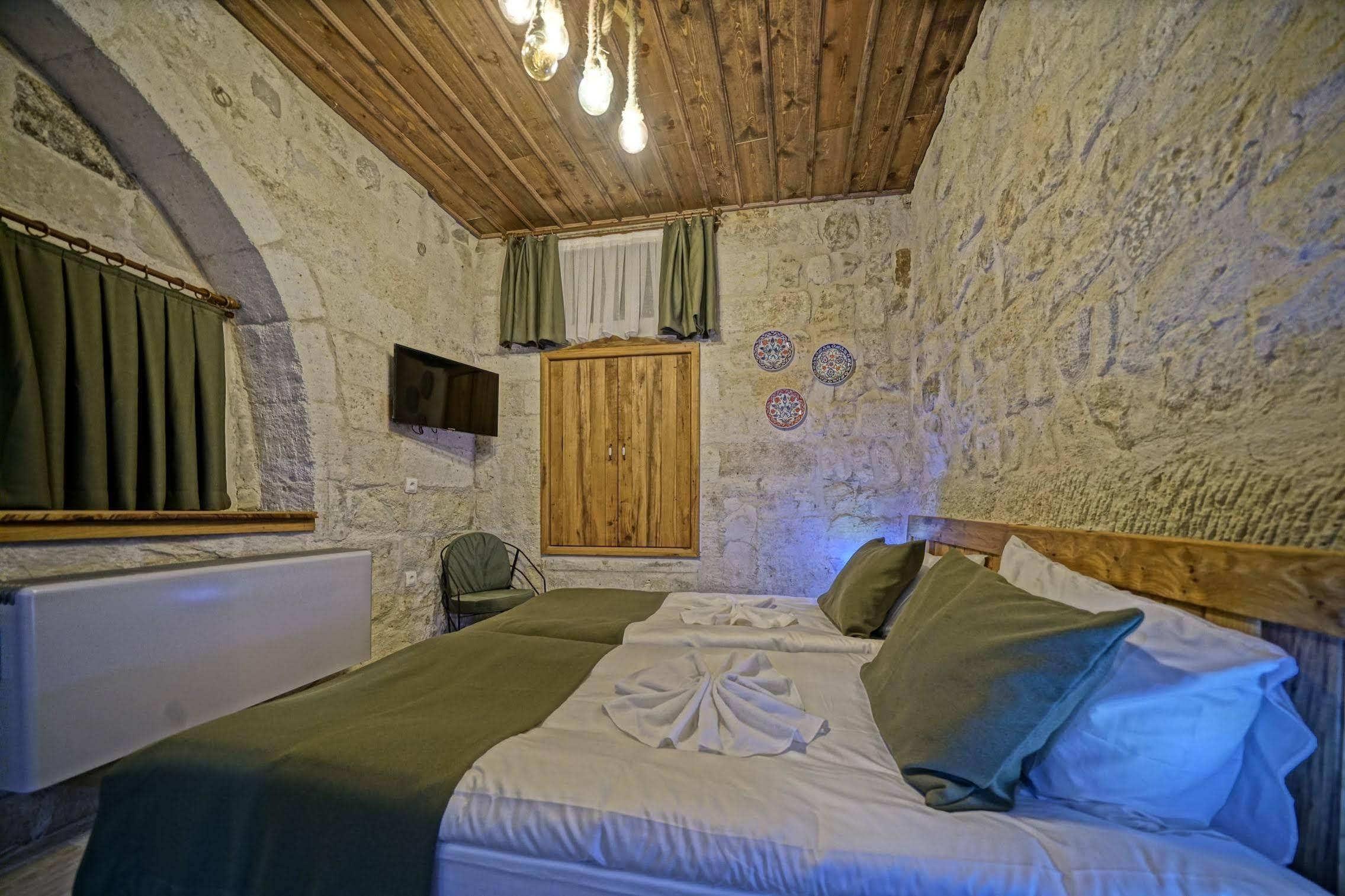 Vigneron Cave *