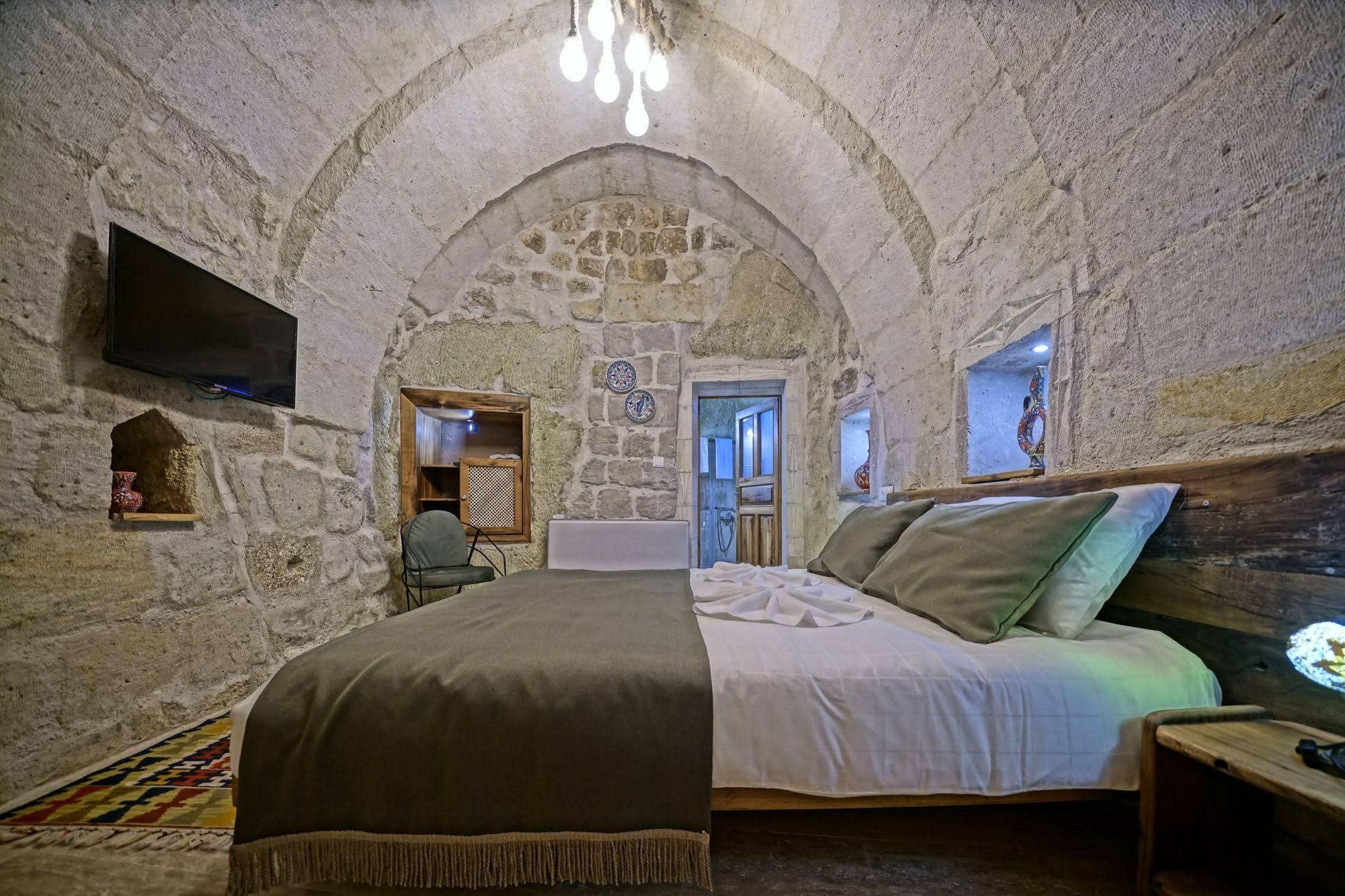 Hotel Vigneron Cave