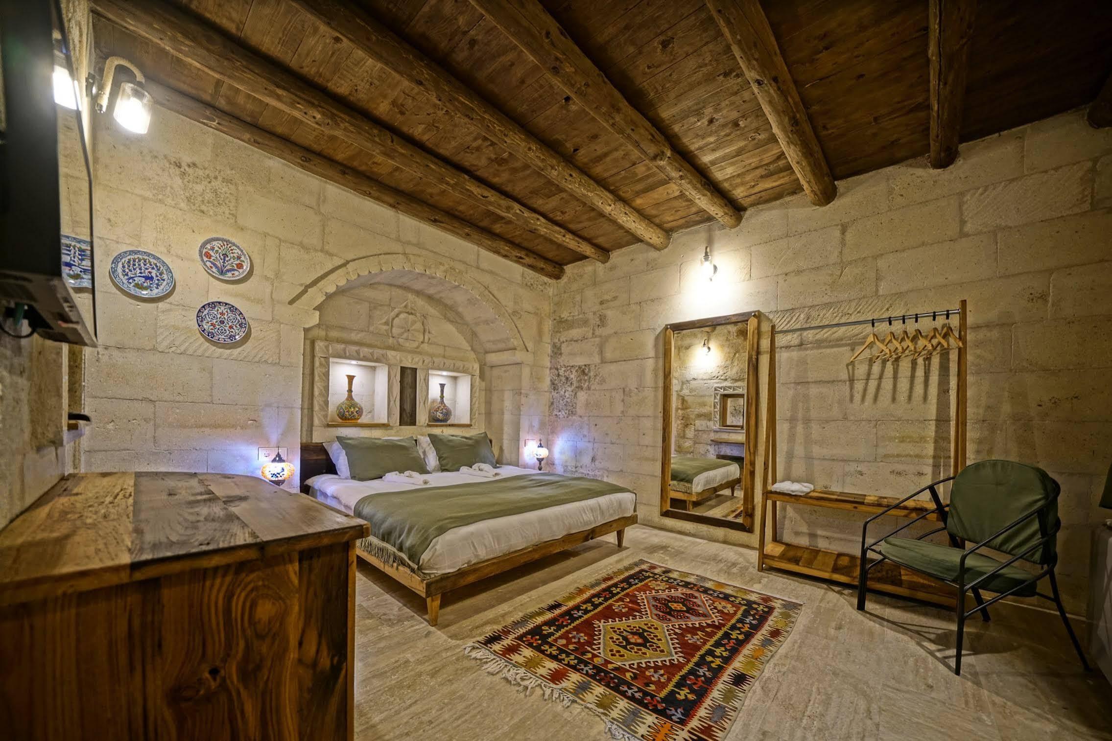 Vigneron Cave *