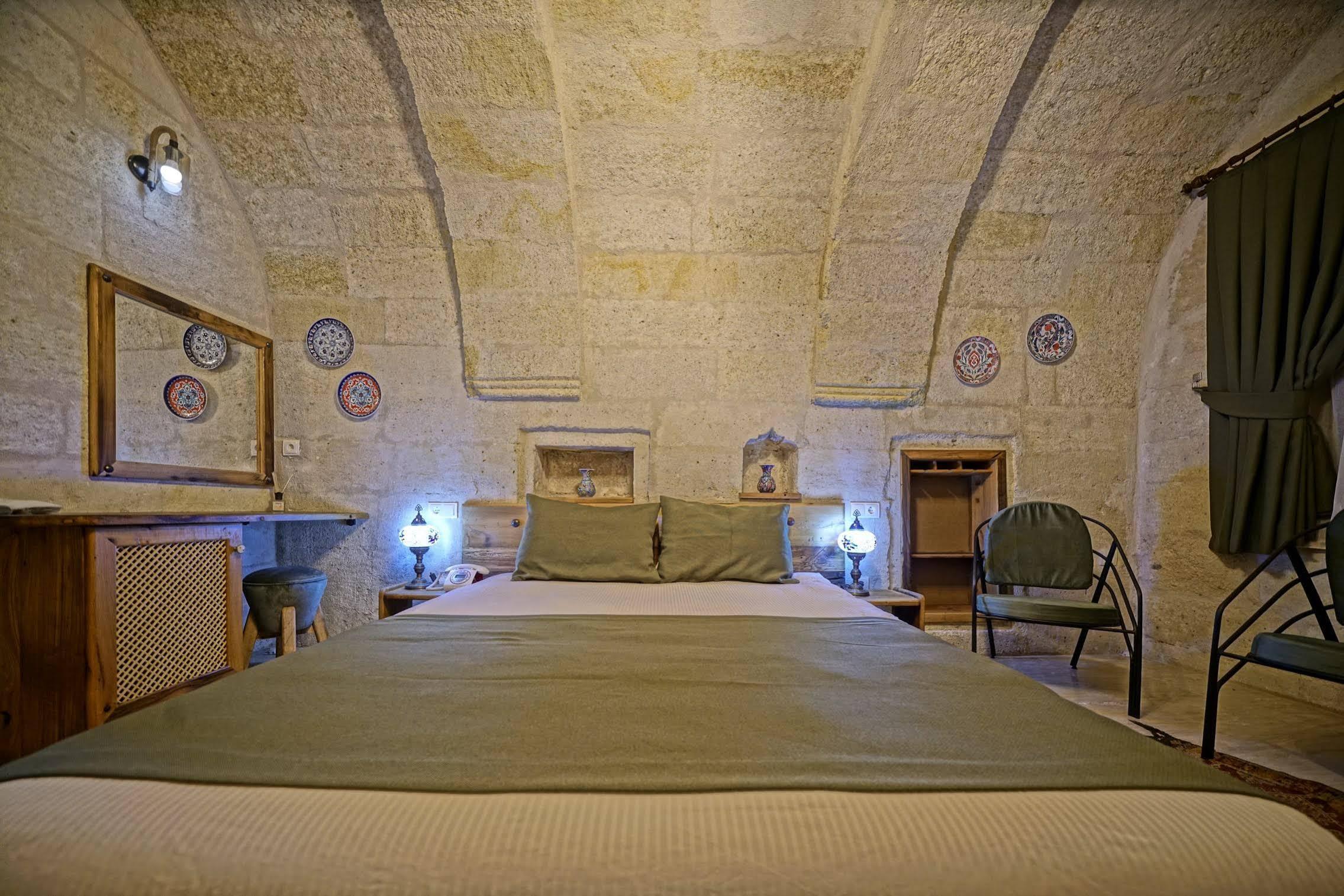 Hotel Vigneron Cave
