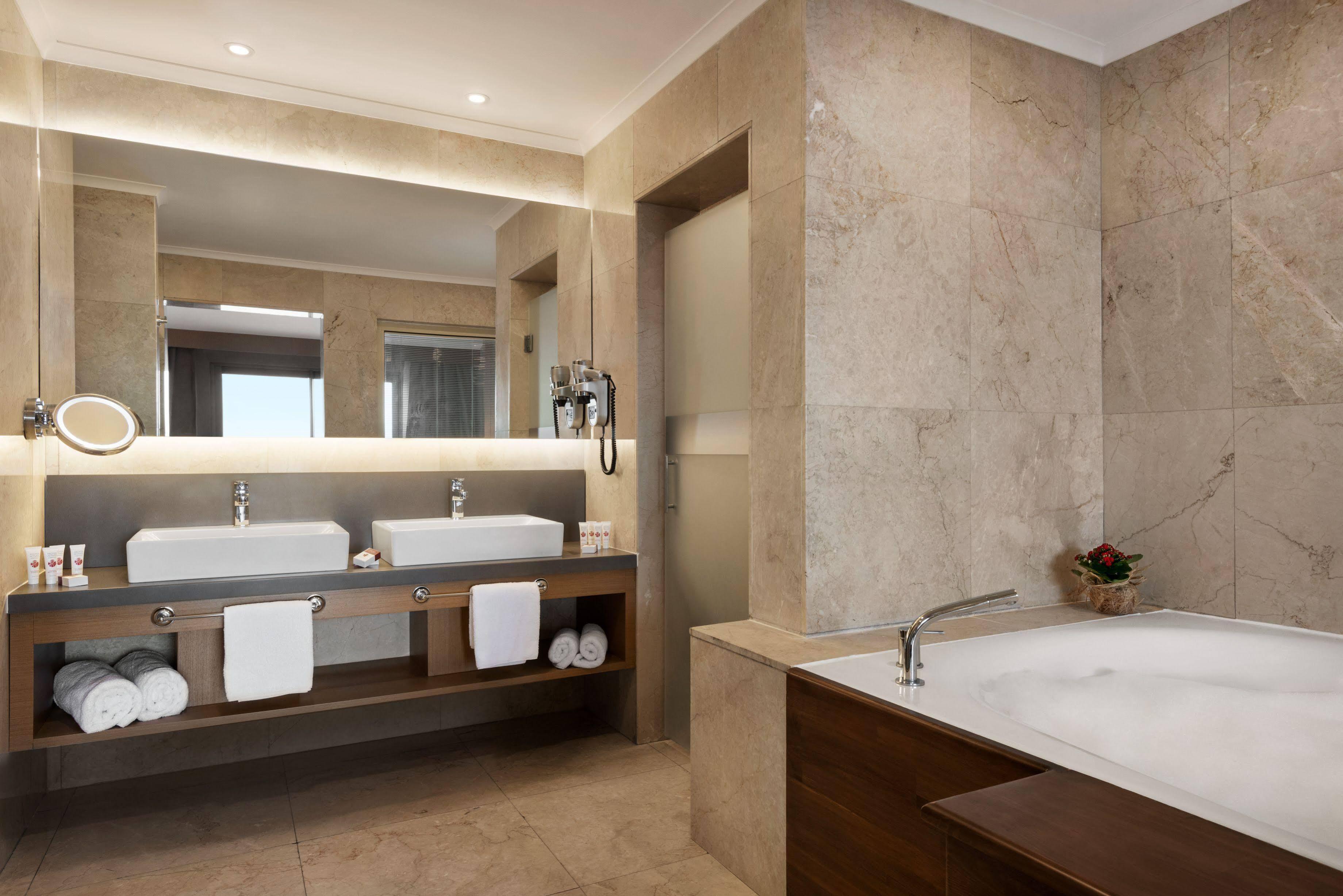 Ramada By Wyndham Unye