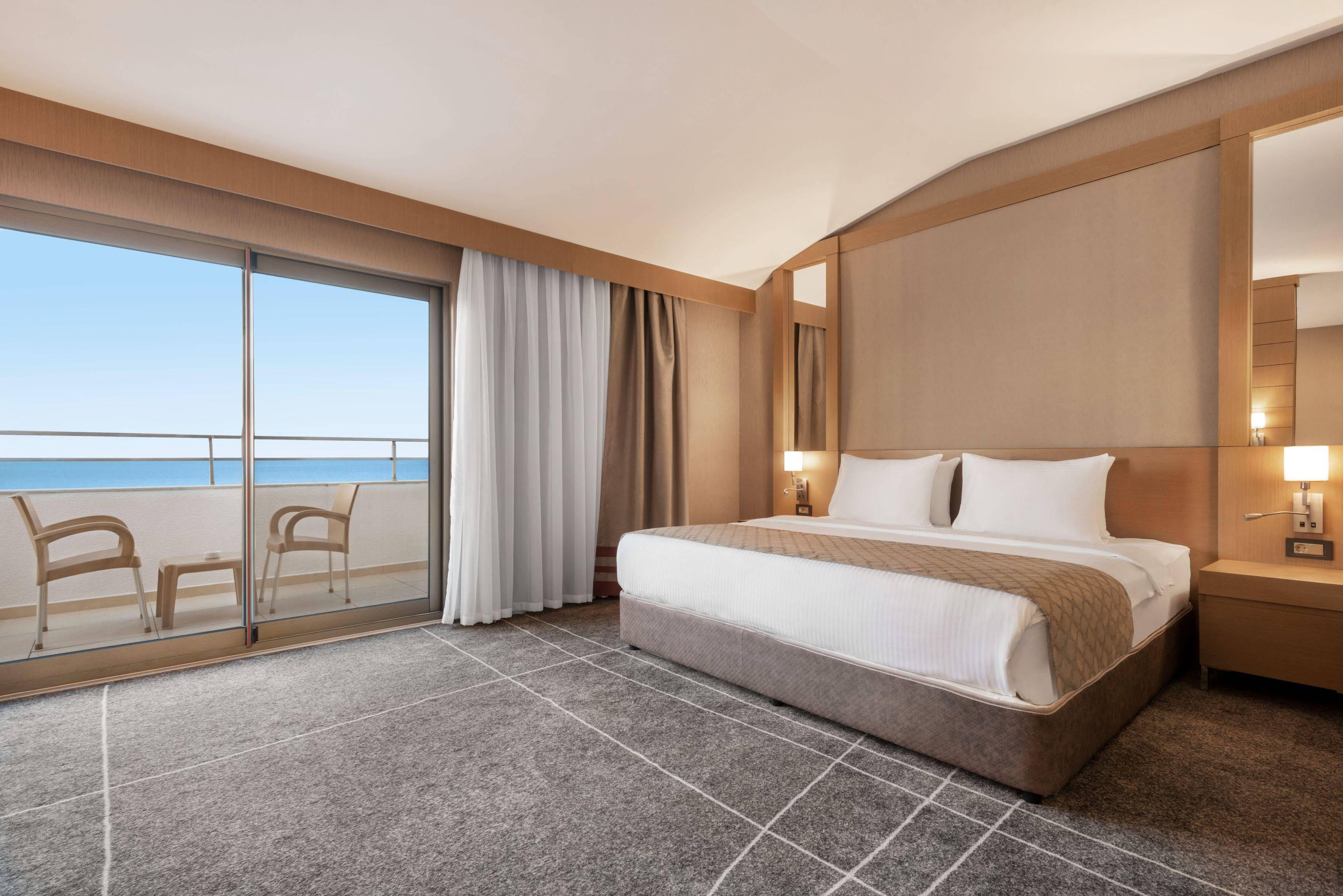 Hotel Ramada By Wyndham 5*