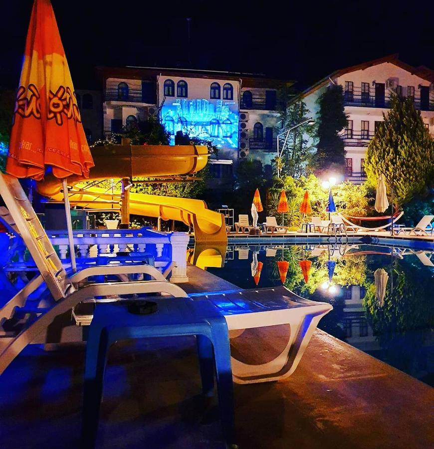 Silver Pine Hotel