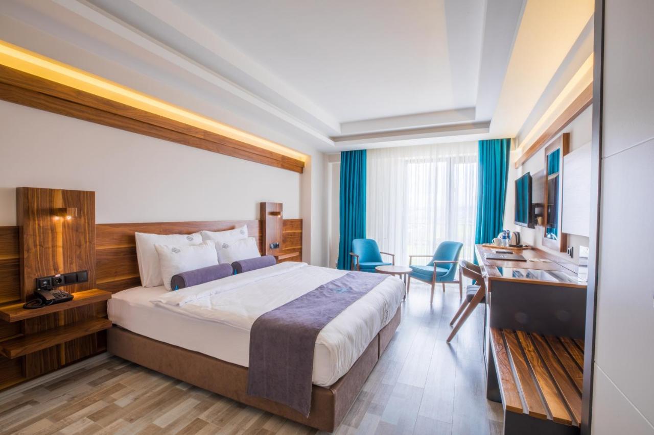 Hotel Karpalas & 4*