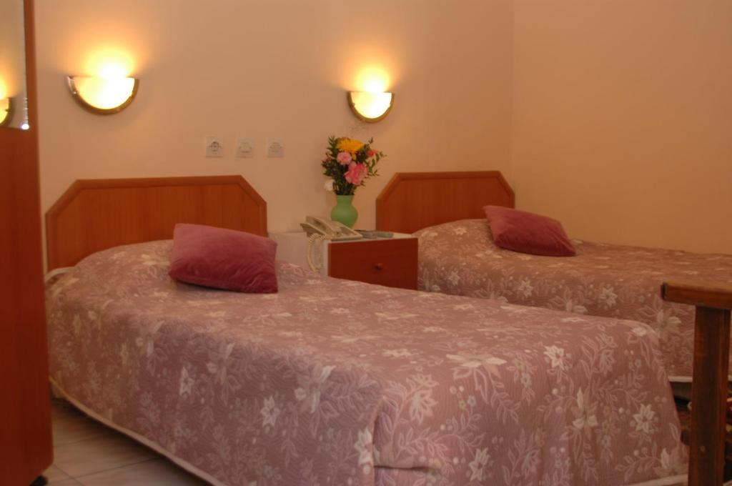Lotus Hotel 2*