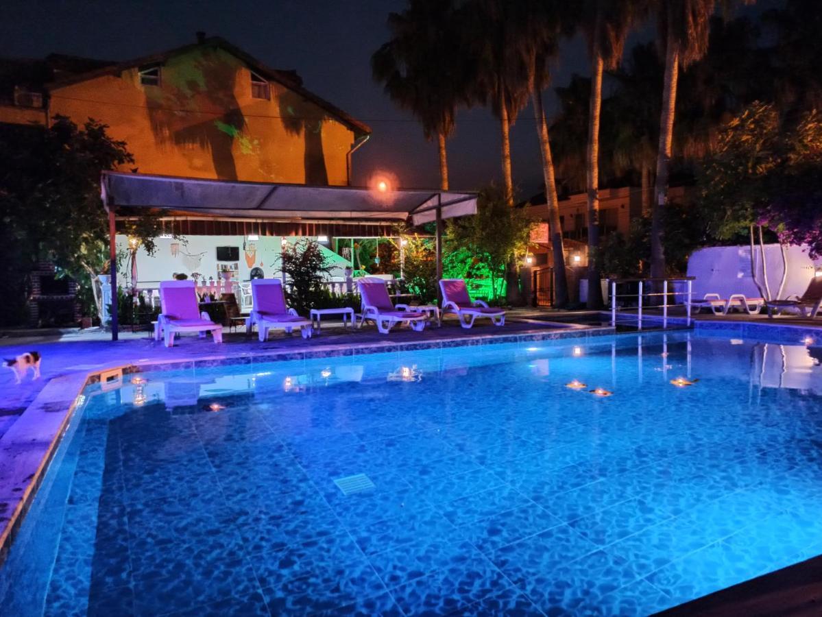 Isil Aparthotel 2*