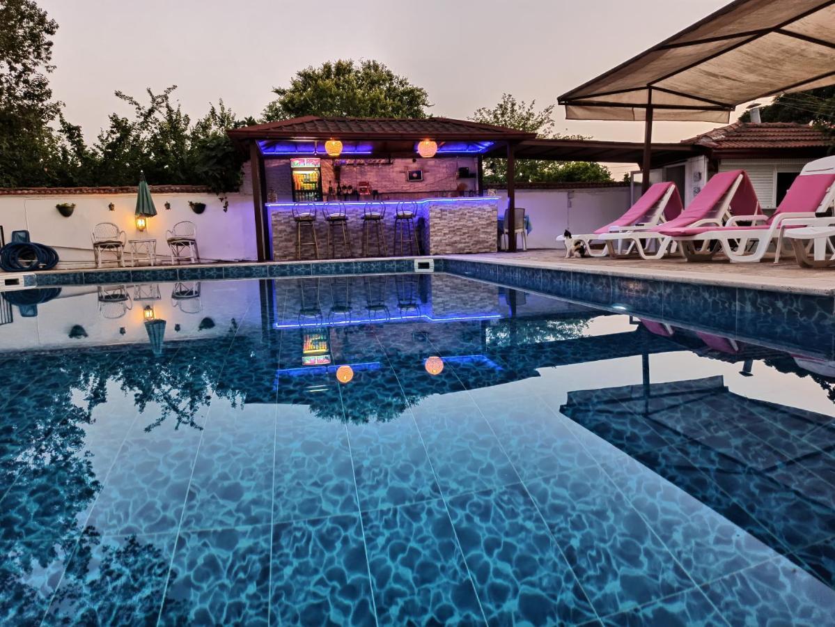 Isil Aparthotel 2*