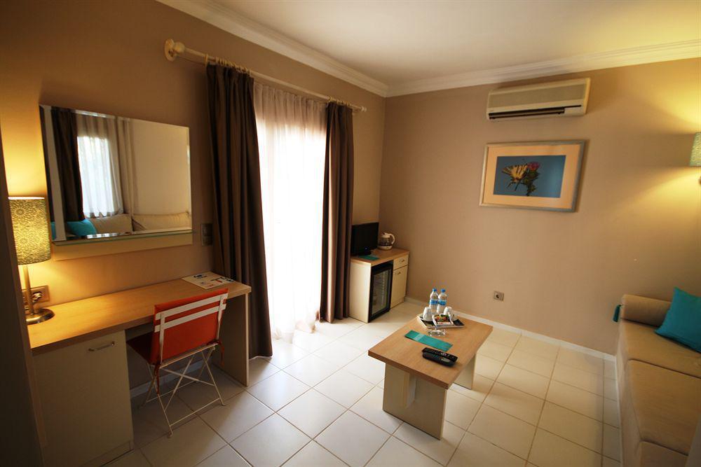 Mavi Turkbuku Hotel
