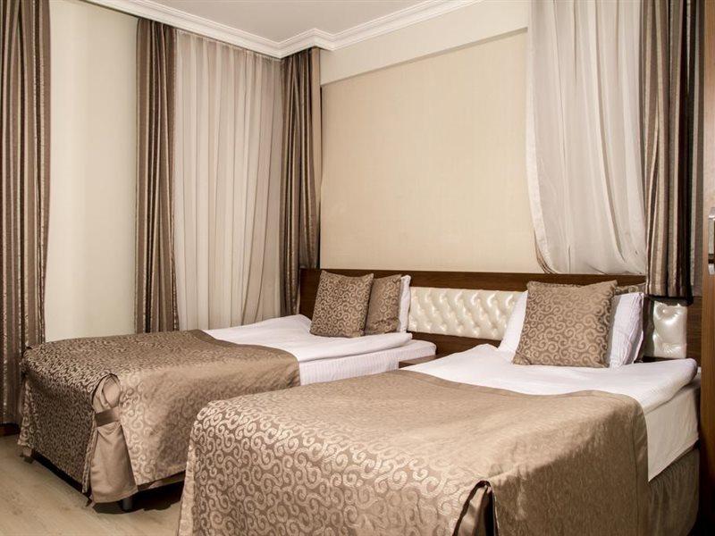 The Corner Park Hotel 3*