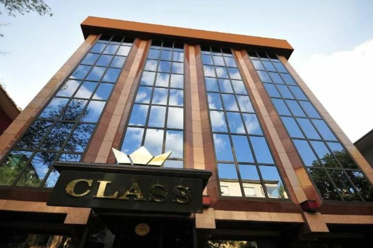 Class Hotel