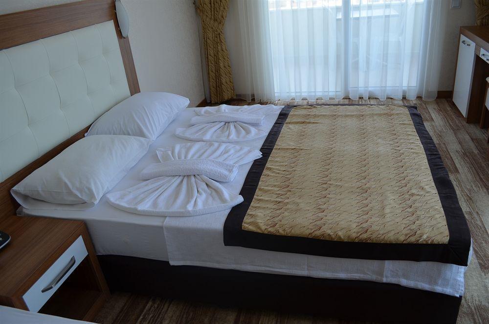 Dalos Hotel