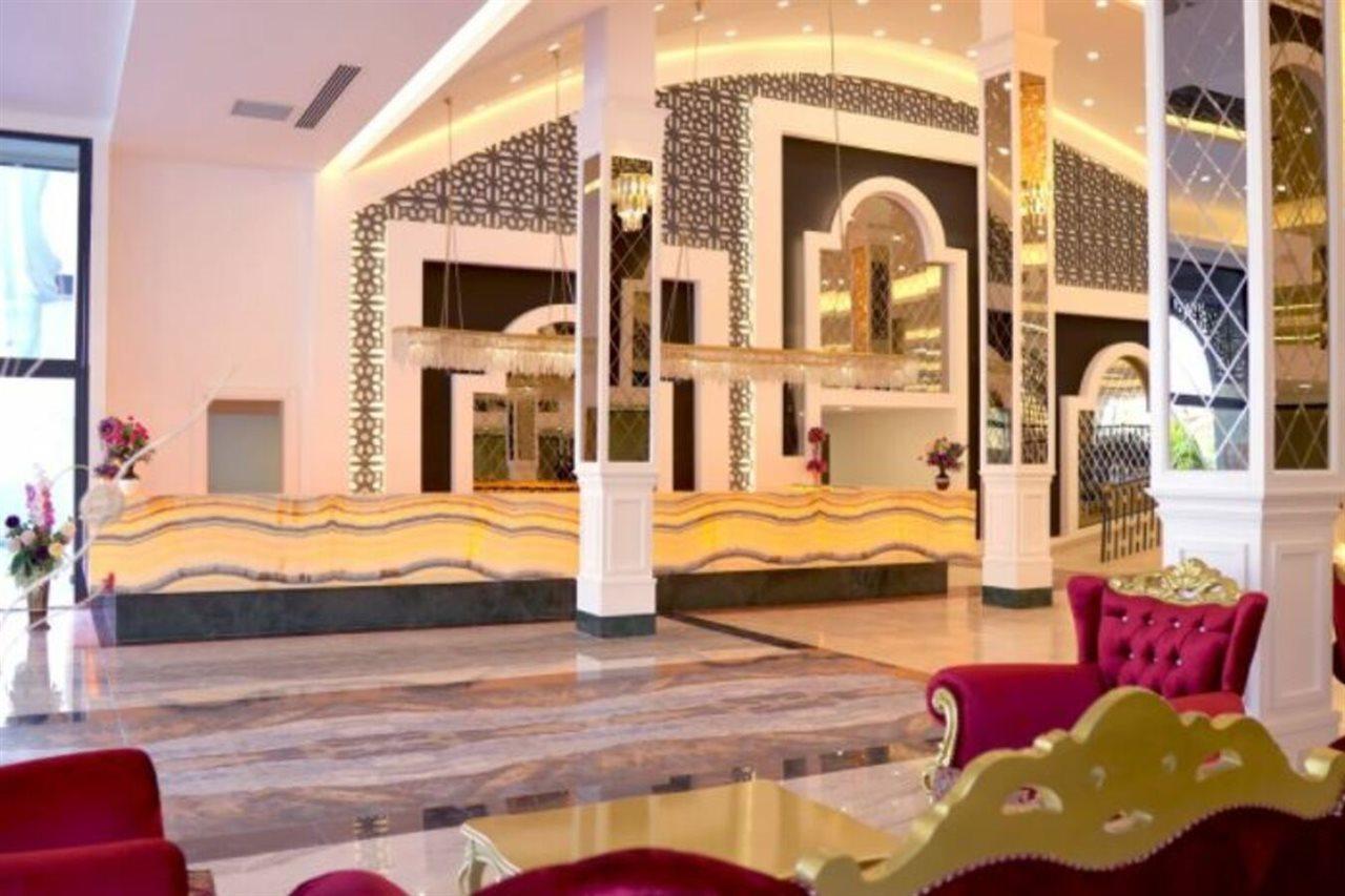 Dream World Palace Colakli