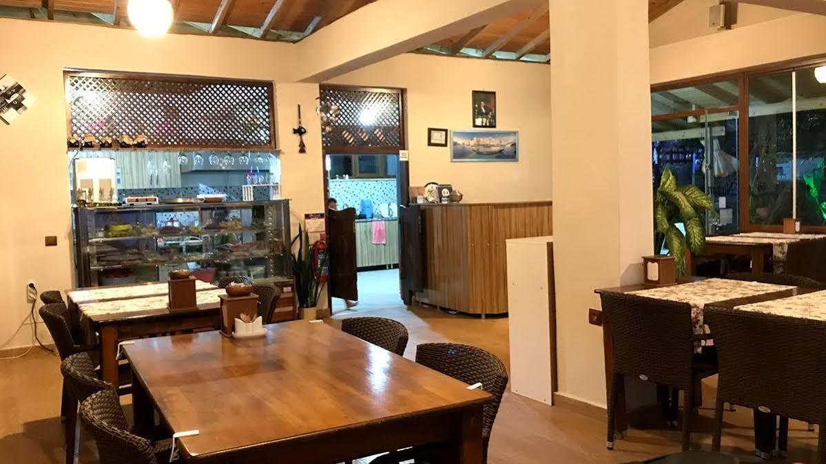 Nazan & Restaurant & 3*