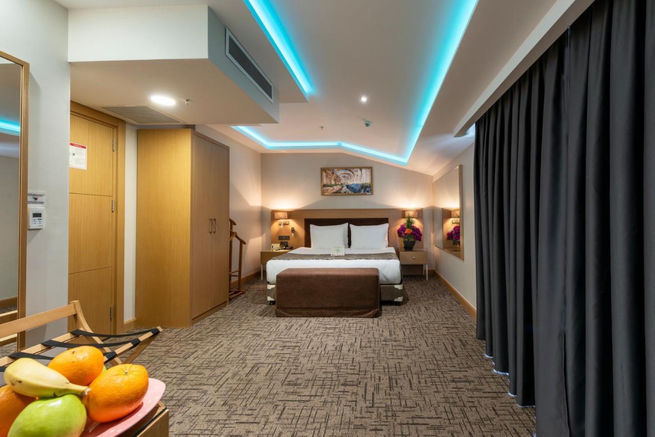 Hotel Boursier 2 &