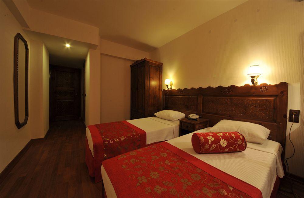Santa Pera Hotel 2*