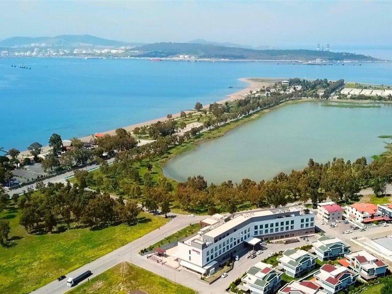 Hampton By Hilton Izmir 4*