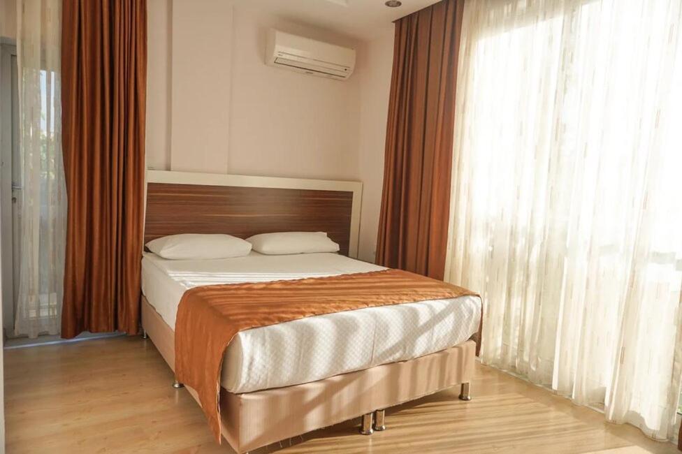Hotel River
