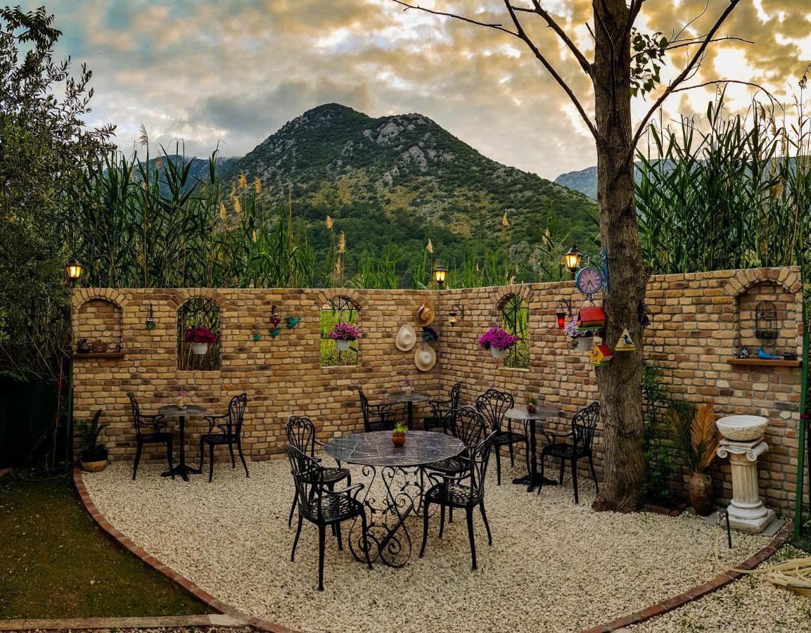 Papirus Hotel