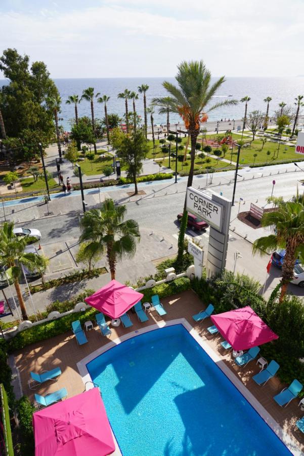 The Corner Park Hotel 3*